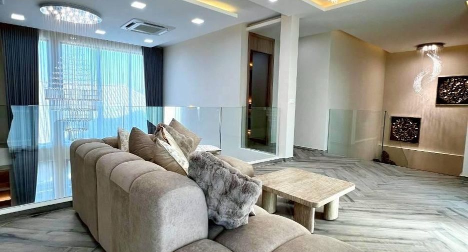 For sale 5 bedrooms villa in East Pattaya, Pattaya