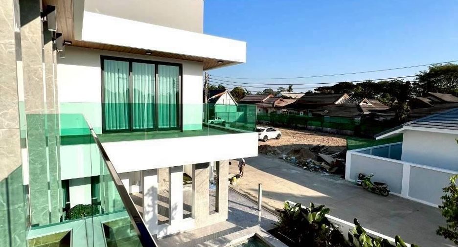 For sale 5 bedrooms villa in East Pattaya, Pattaya