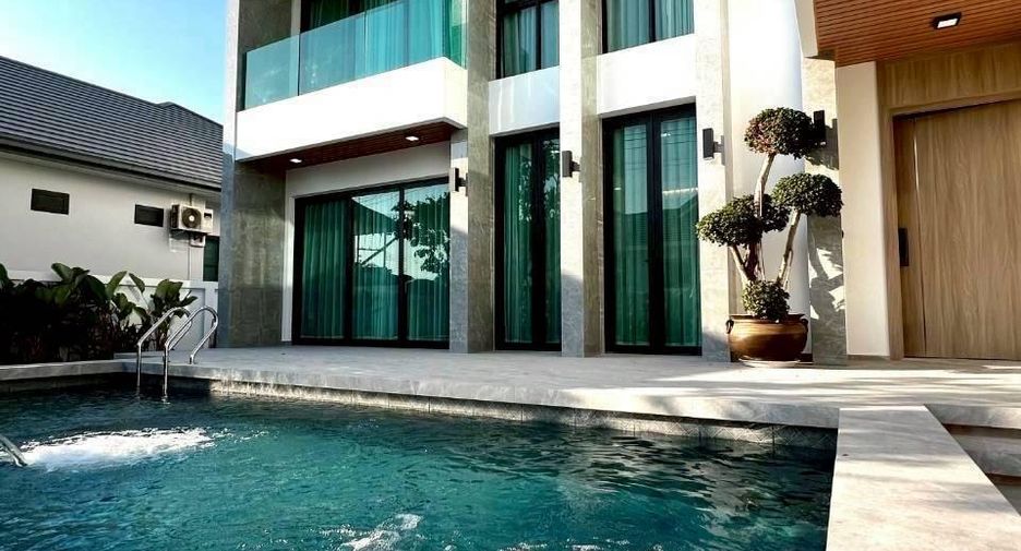 For sale 5 bedrooms villa in East Pattaya, Pattaya