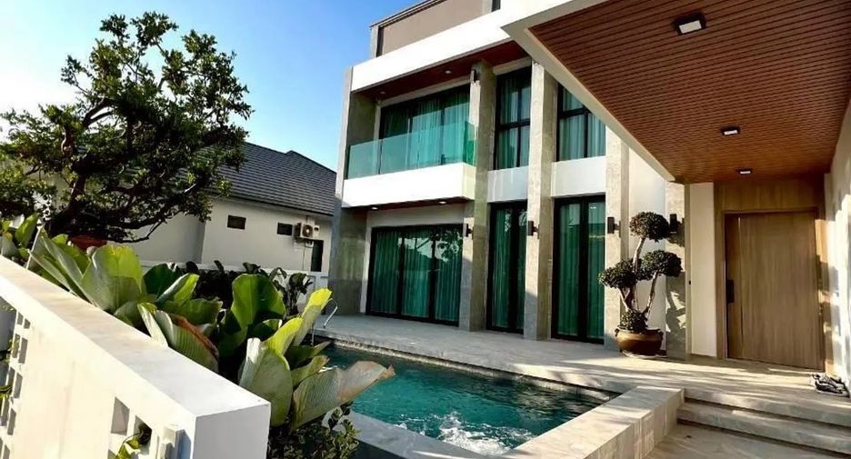 For sale 5 bedrooms villa in East Pattaya, Pattaya
