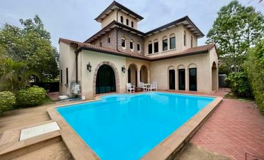 For rent 4 bedrooms villa in Huay Yai, Pattaya