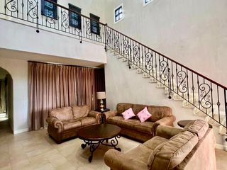 For rent 4 bedrooms villa in Huay Yai, Pattaya