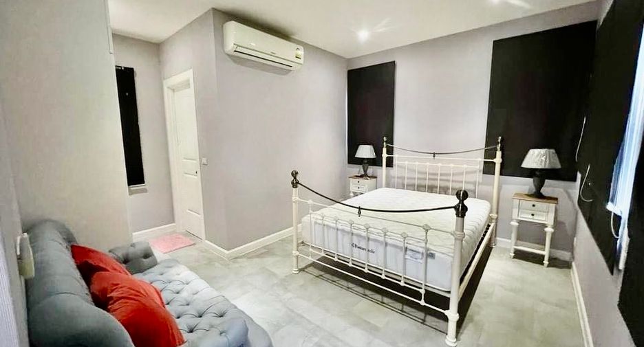 For rent 4 bedrooms villa in Huay Yai, Pattaya