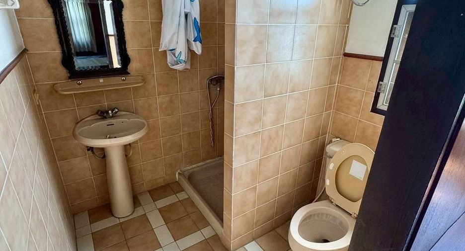 For sale 4 bedrooms house in Hang Dong, Chiang Mai