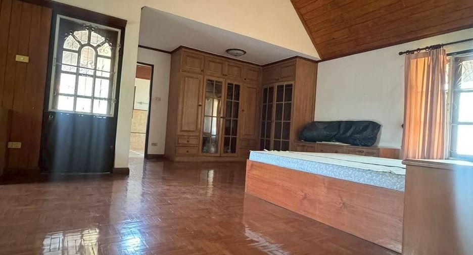 For sale 4 bedrooms house in Hang Dong, Chiang Mai