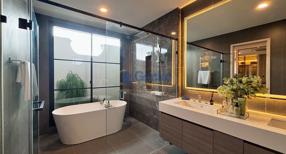 Haus zum Kauf mit 5 Zimmer in Bang Lamung, Chonburi