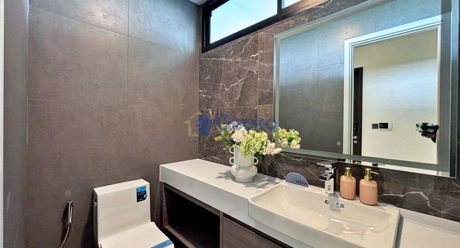 Haus zum Kauf mit 4 Zimmer in Bang Lamung, Chonburi