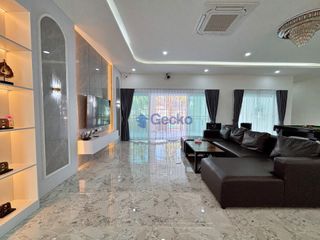 Haus zum Kauf mit 5 Zimmer in Bang Lamung, Chonburi