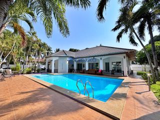 Haus zum Kauf mit 5 Zimmer in Bang Lamung, Chonburi
