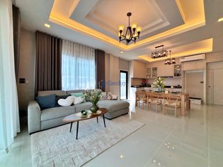 Haus zum Kauf mit 3 Zimmer in Bang Lamung, Chonburi