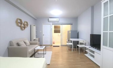 Wohnung zur Miete mit Studio in Huai Khwang, Bangkok