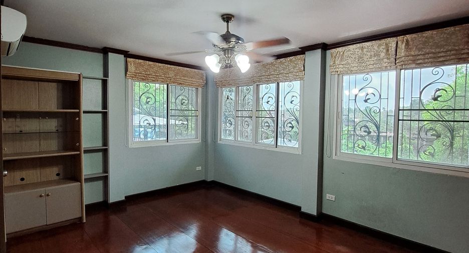 Аренда 6 спальни дом в Mueang Chiang Mai, Чианг Маи
