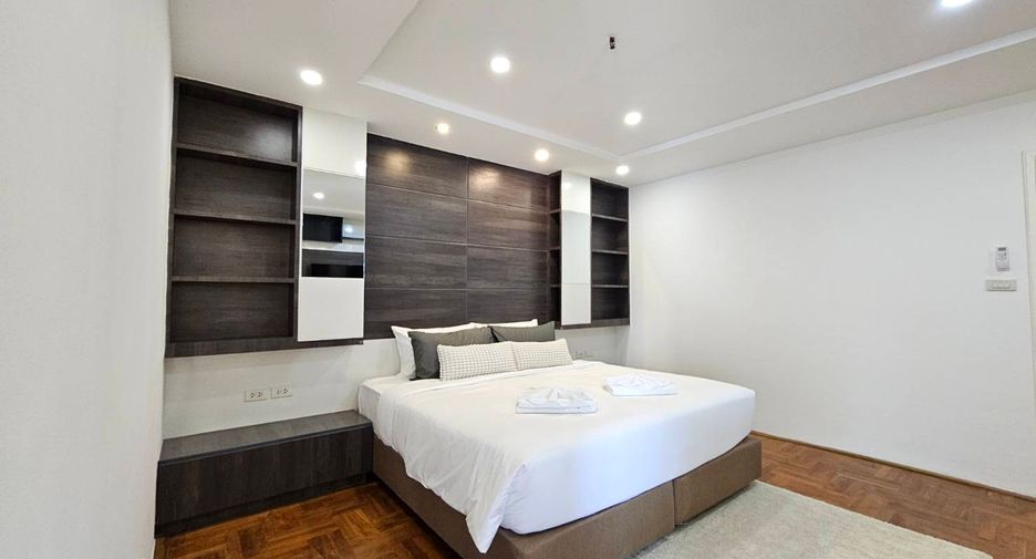 For rent 3 bedrooms condo in Watthana, Bangkok