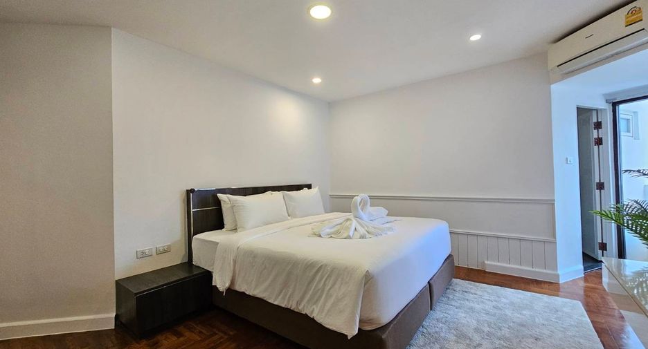For rent 3 bedrooms condo in Watthana, Bangkok