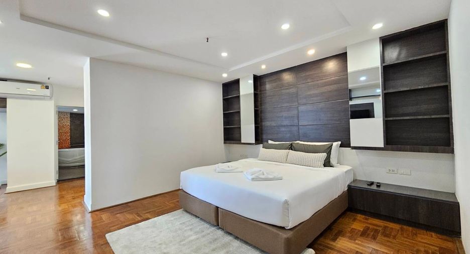 For rent 3 bedrooms condo in Watthana, Bangkok