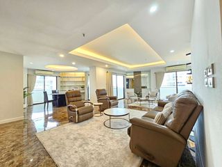 Condo en alquiler de 3 habitaciones en Watthana, Bangkok