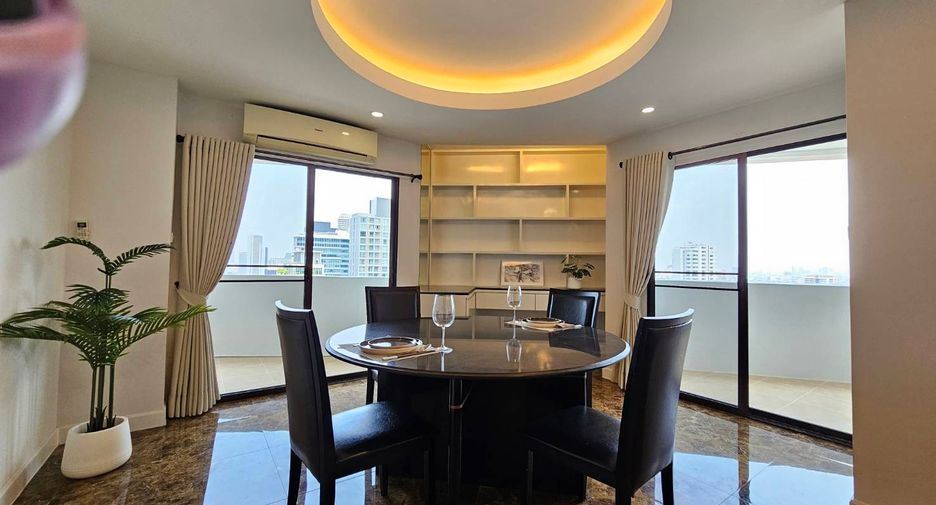 For rent 3 bedrooms condo in Watthana, Bangkok