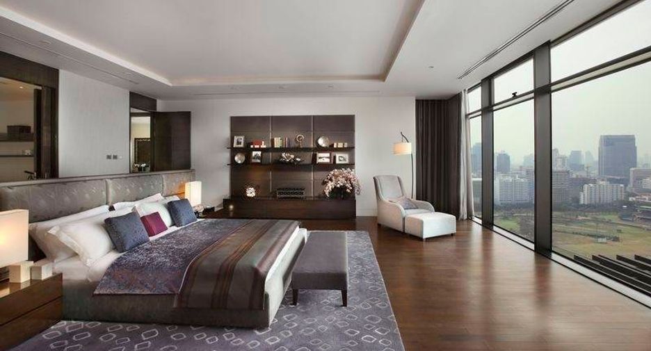 À louer 4 chambres condo à Pathum Wan, Bangkok
