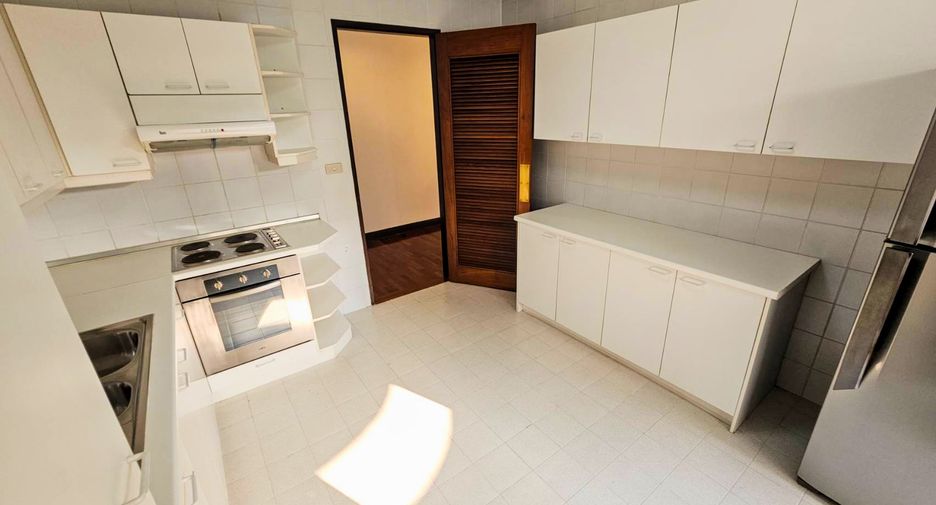 À louer 3 chambres condo à Pathum Wan, Bangkok