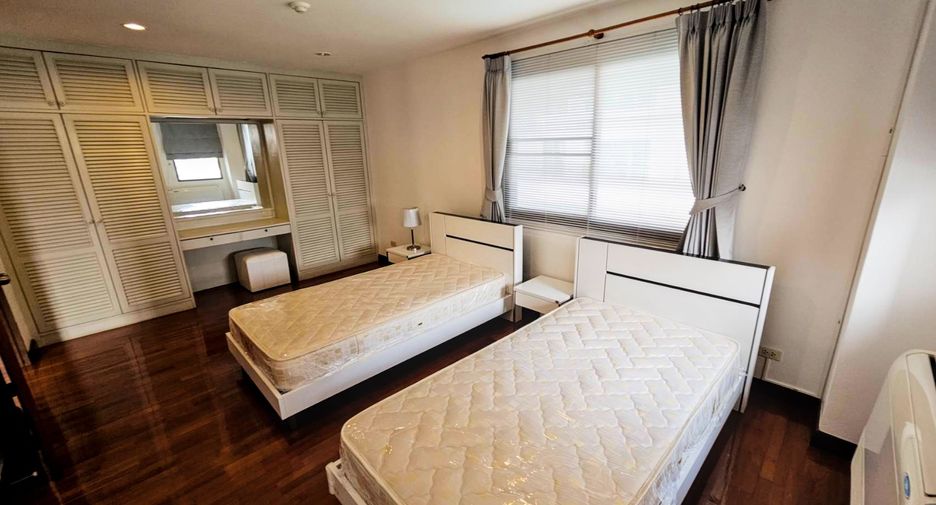 À louer 3 chambres condo à Pathum Wan, Bangkok