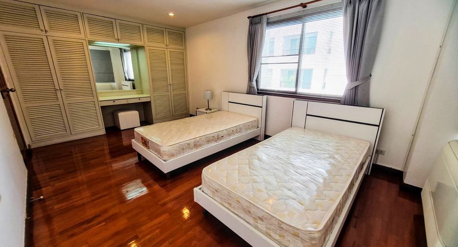 À louer 3 chambres condo à Pathum Wan, Bangkok