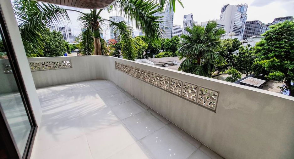 À louer 3 chambres condo à Pathum Wan, Bangkok