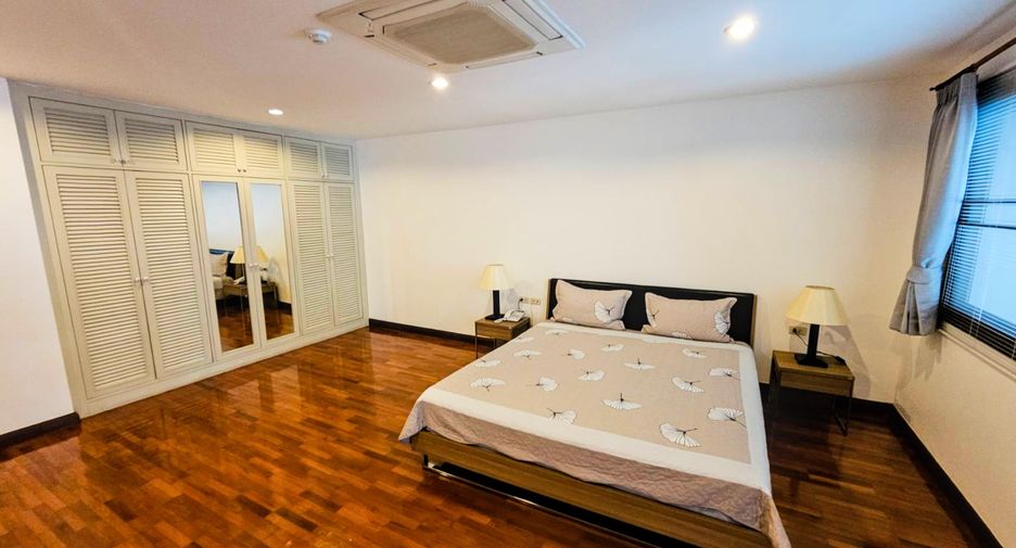 À louer 3 chambres condo à Pathum Wan, Bangkok
