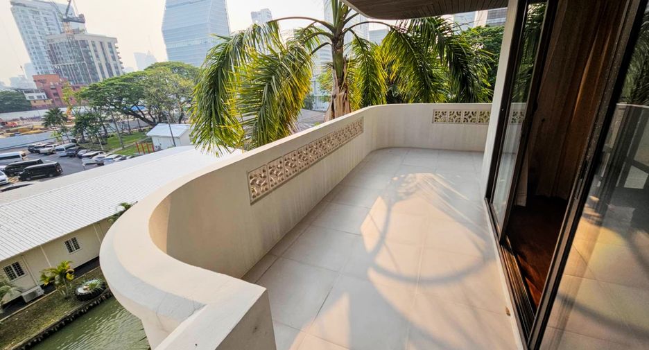 À louer 3 chambres condo à Pathum Wan, Bangkok