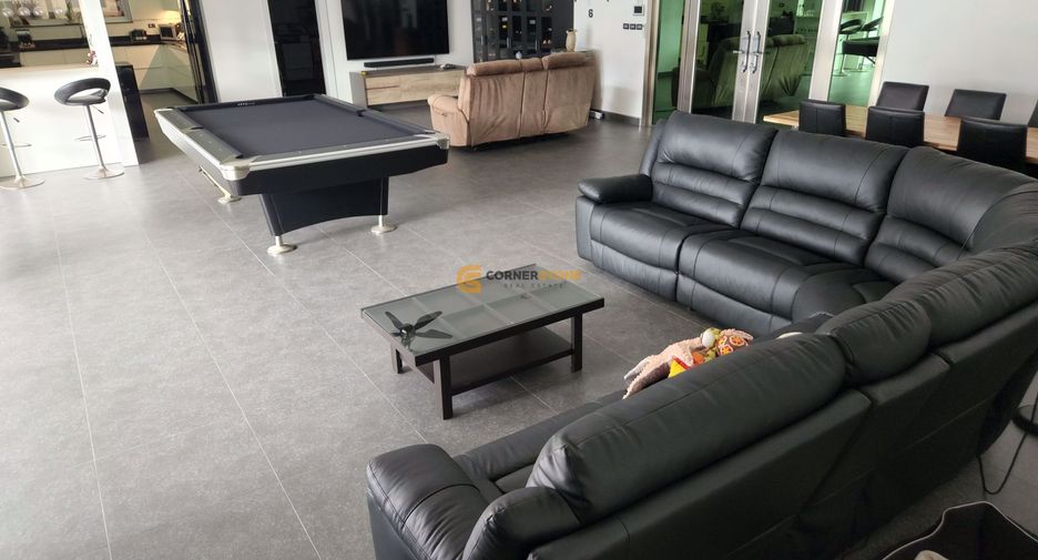 Haus zum Kauf mit 5 Zimmer in Bang Lamung, Chonburi