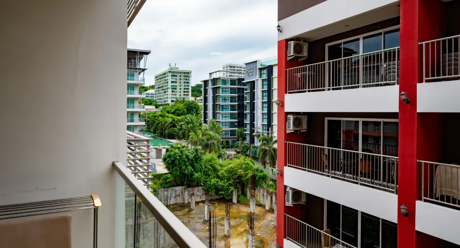 For sale studio condo in Bang Lamung, Chonburi