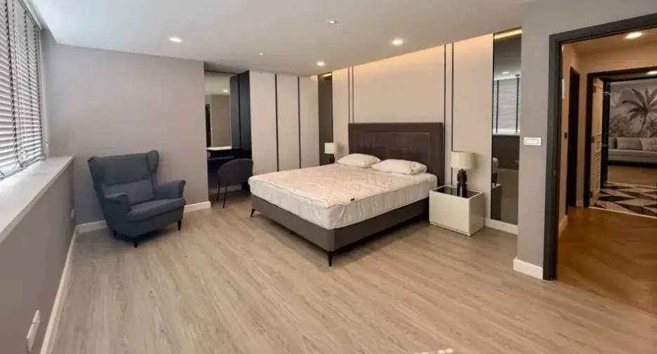 For rent and for sale 4 bedrooms condo in Khlong Toei, Bangkok