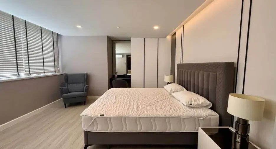 For rent and for sale 4 bedrooms condo in Khlong Toei, Bangkok