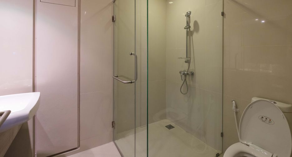 For rent 3 ベッドルーム condo in Khlong Toei, Bangkok