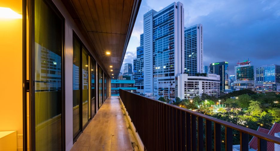 For rent 3 ベッドルーム condo in Khlong Toei, Bangkok