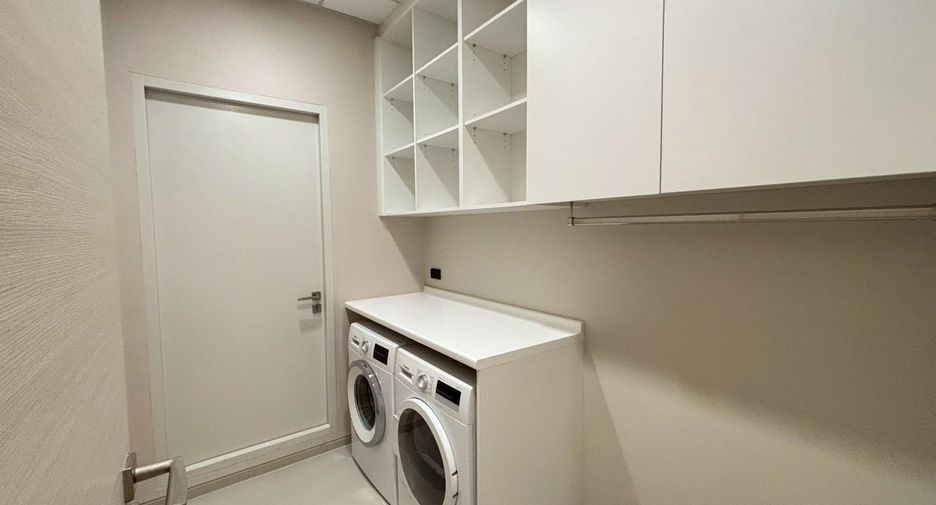 Wohnung zur Miete mit 2 Zimmer in Pathum Wan, Bangkok