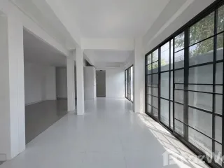出售 4 卧室 商业空间 在 Bang Phli, Samut Prakan