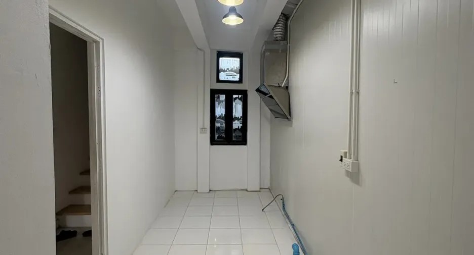 For sale 4 bedrooms retail Space in Bang Phli, Samut Prakan