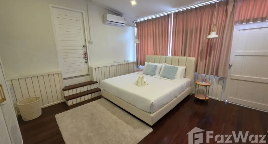 For rent 6 bedrooms villa in Mueang Chiang Mai, Chiang Mai