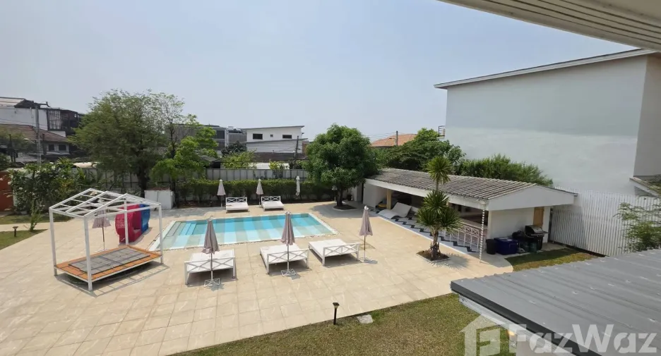 For rent 6 bedrooms villa in Mueang Chiang Mai, Chiang Mai