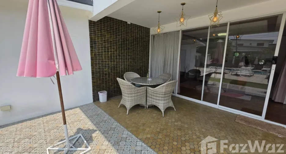 For rent 6 bedrooms villa in Mueang Chiang Mai, Chiang Mai