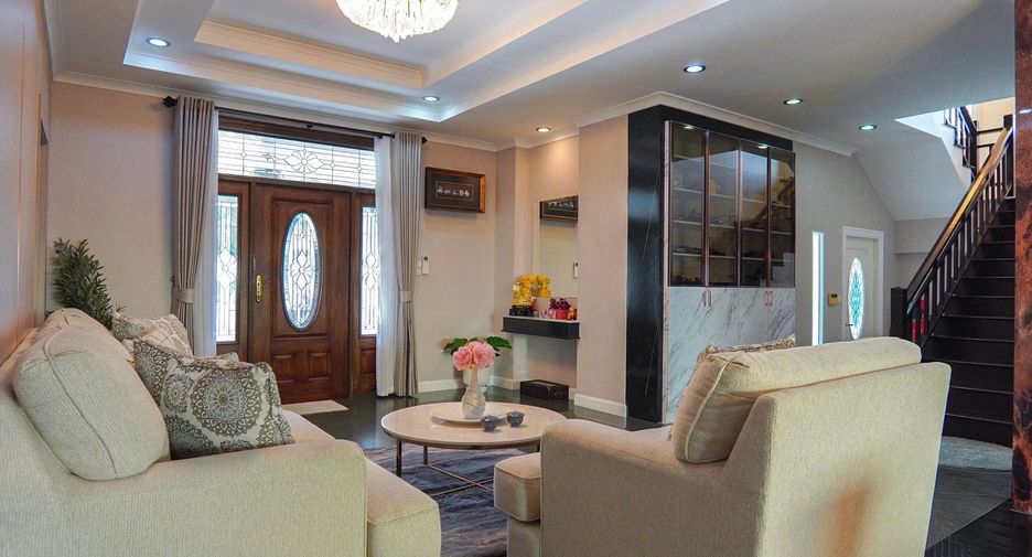 À vendre 5 chambres villa à Bang Lamung, Chonburi