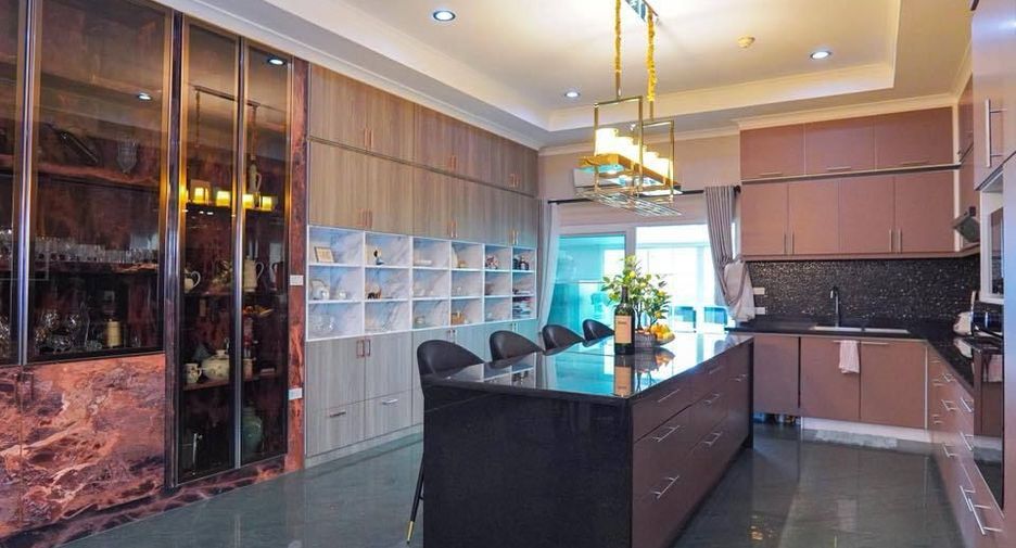 À vendre 5 chambres villa à Bang Lamung, Chonburi