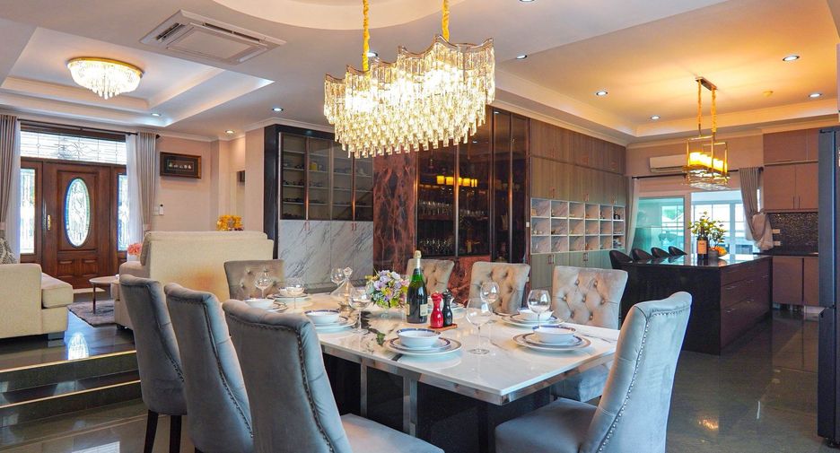 À vendre 5 chambres villa à Bang Lamung, Chonburi