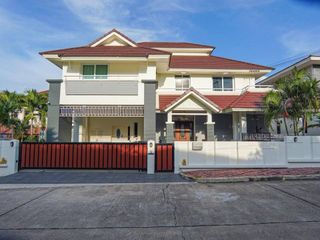 Villa en venta de 5 habitaciones en Bang Lamung, Chonburi