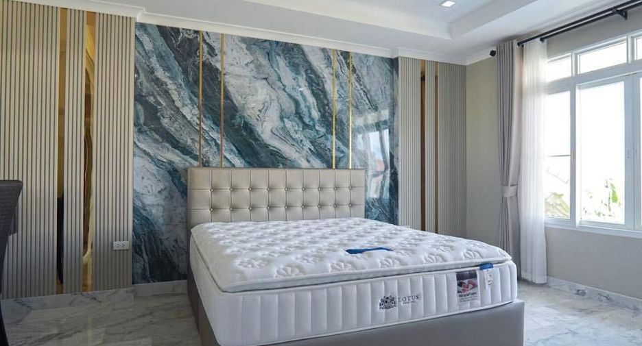 À vendre 5 chambres villa à Bang Lamung, Chonburi