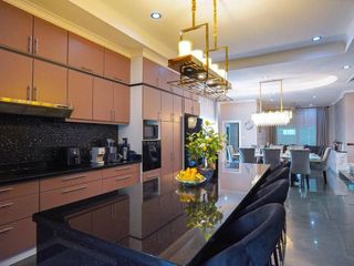 Villa en venta de 5 habitaciones en Bang Lamung, Chonburi