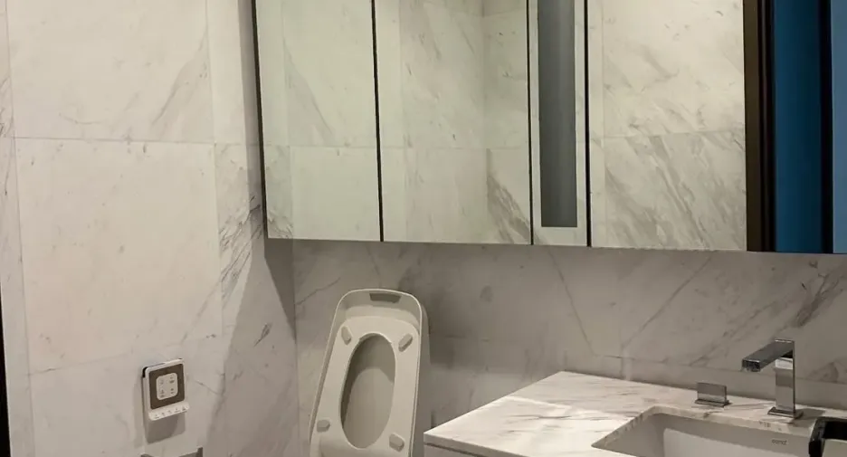 Condo en alquiler y en venta de 2 habitaciones en Watthana, Bangkok