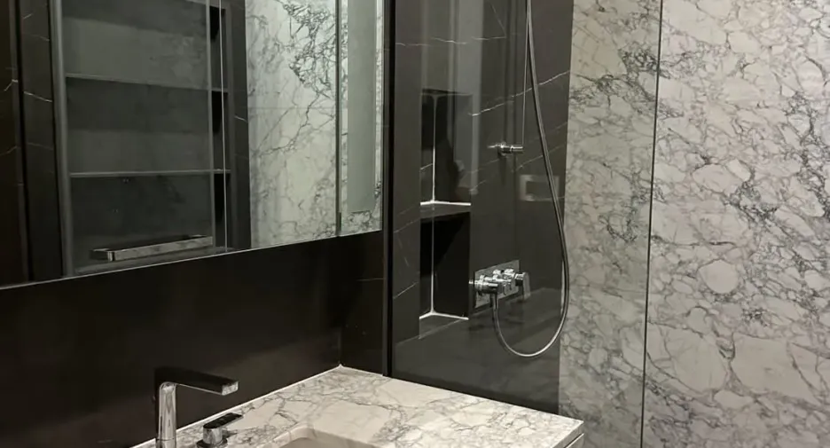 Condo en alquiler y en venta de 2 habitaciones en Watthana, Bangkok