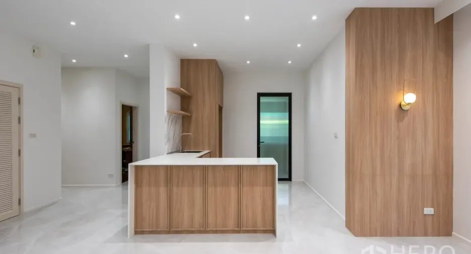 For sale 4 bedrooms house in Prawet, Bangkok
