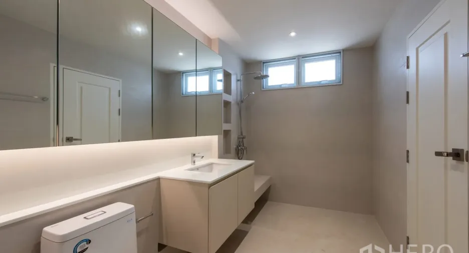 For sale 4 bedrooms house in Prawet, Bangkok
